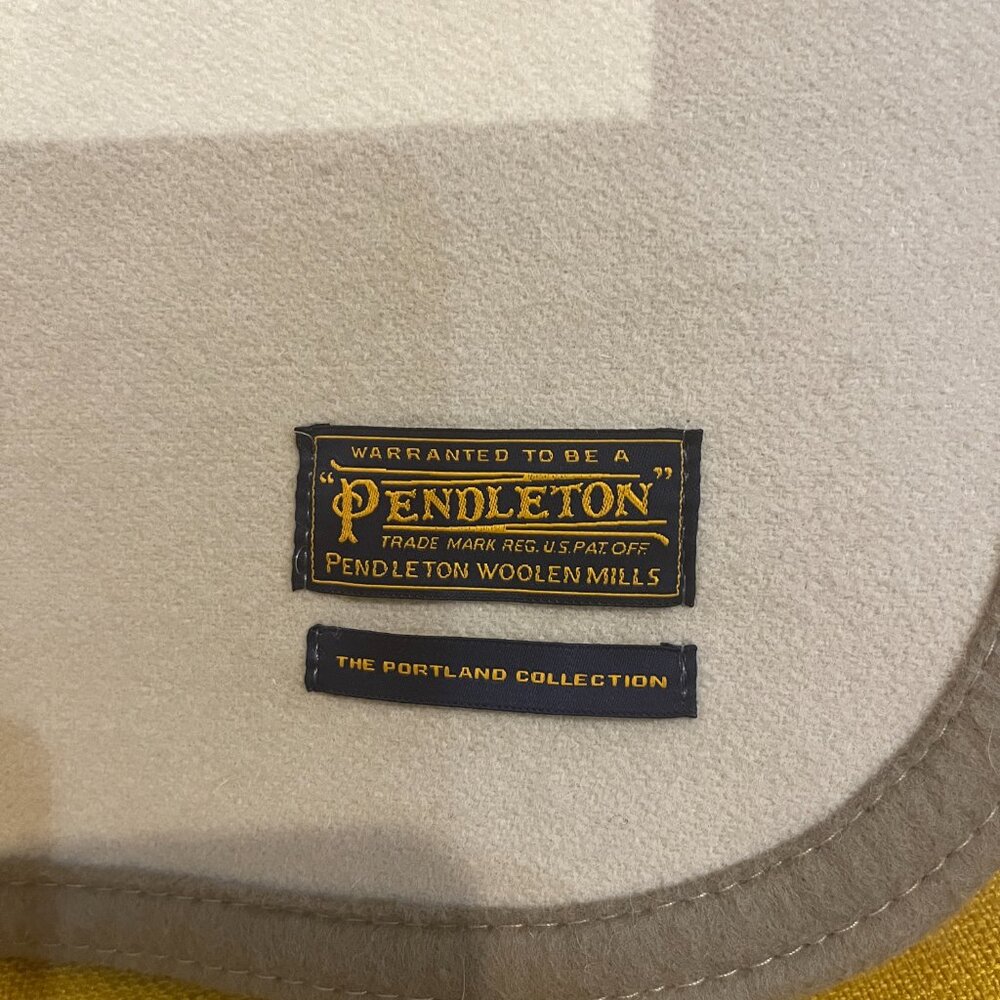 Pendleton Portland Collection Wool Blanket - Picture 3 of 4